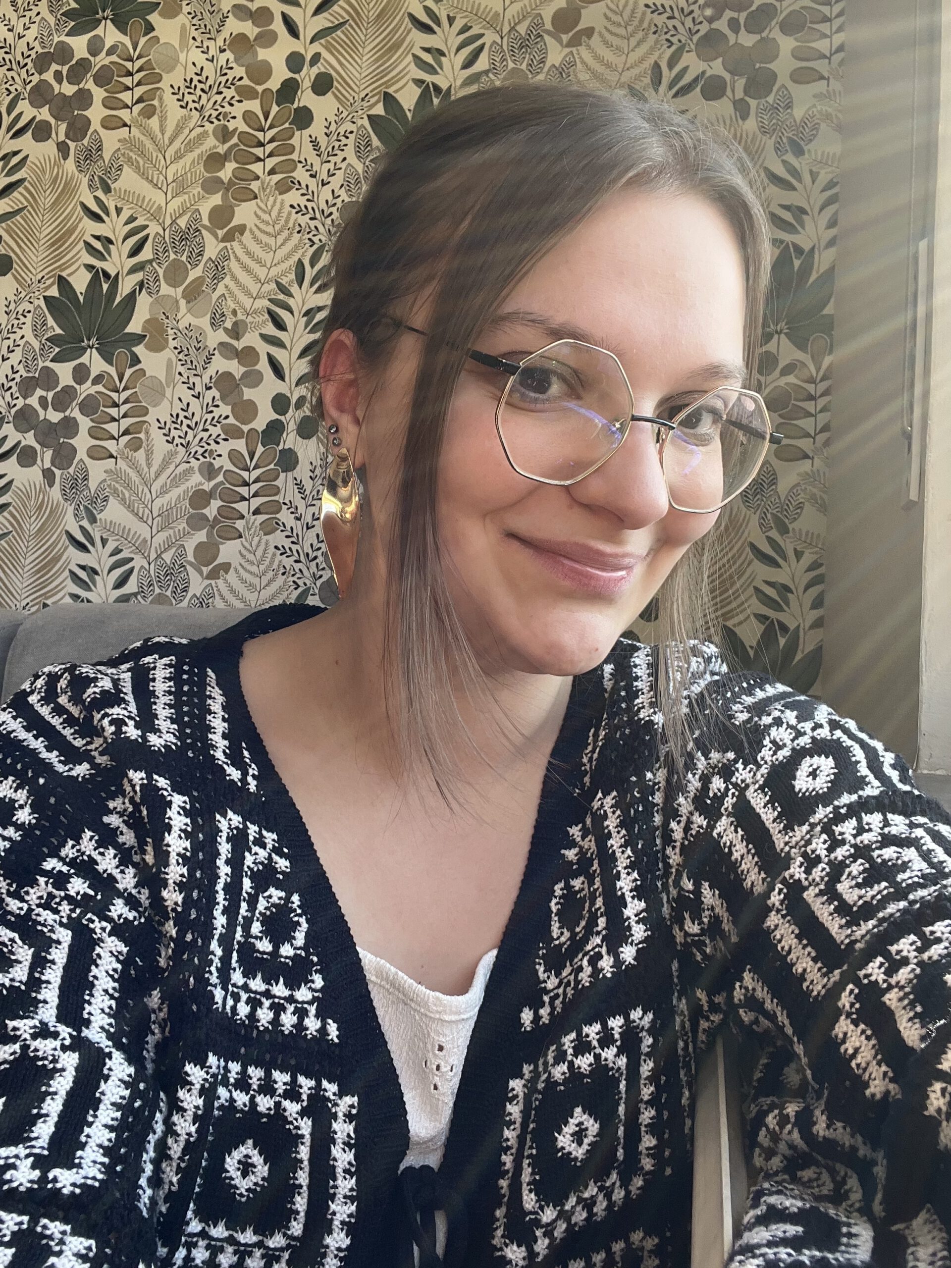 Image du visage derrière l'entité web